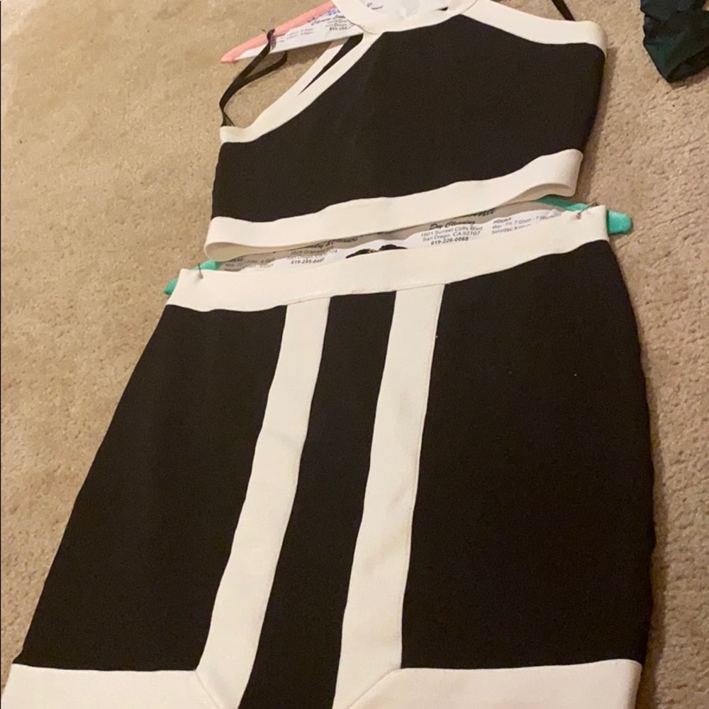 Two piece set black and white